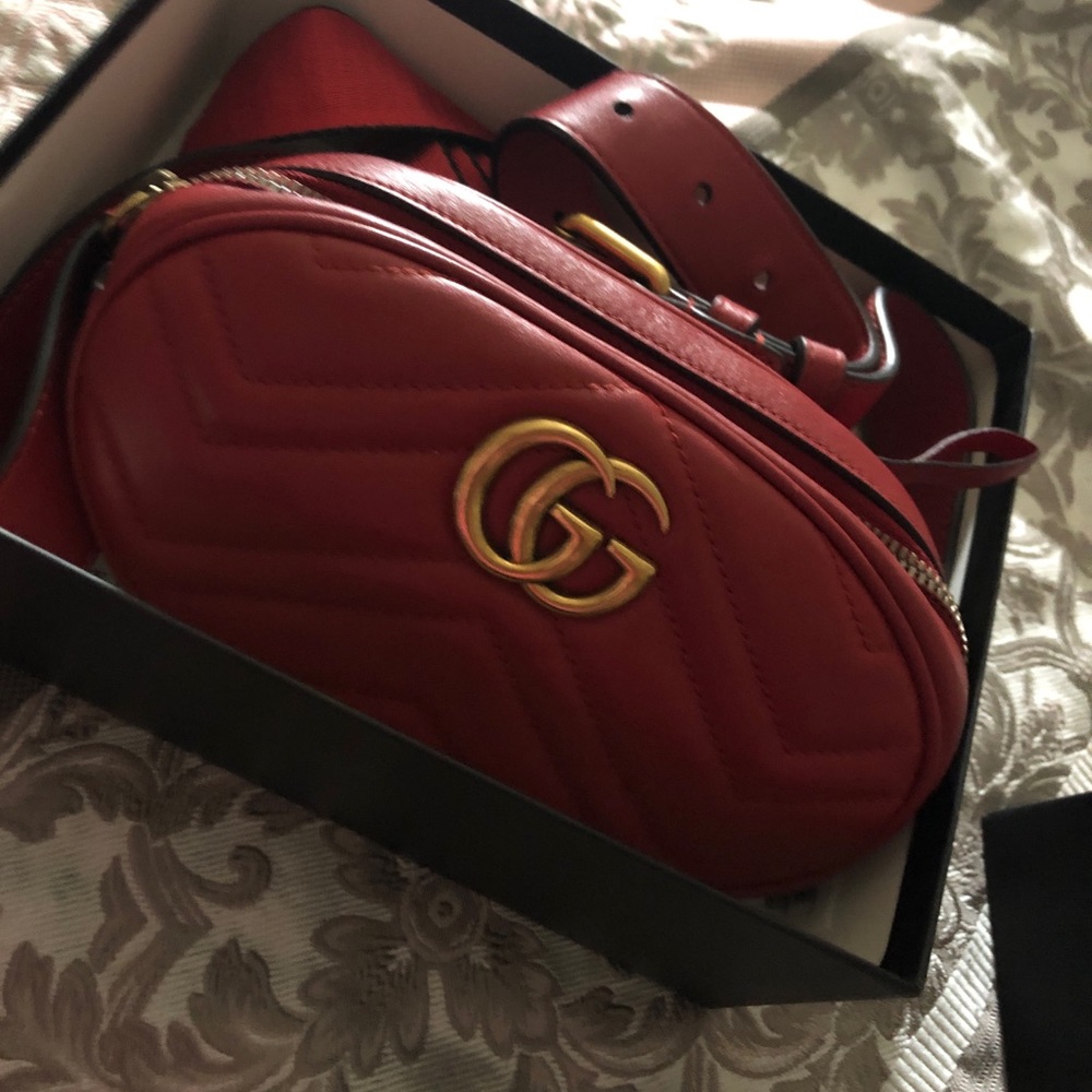 Gucci belt bag red